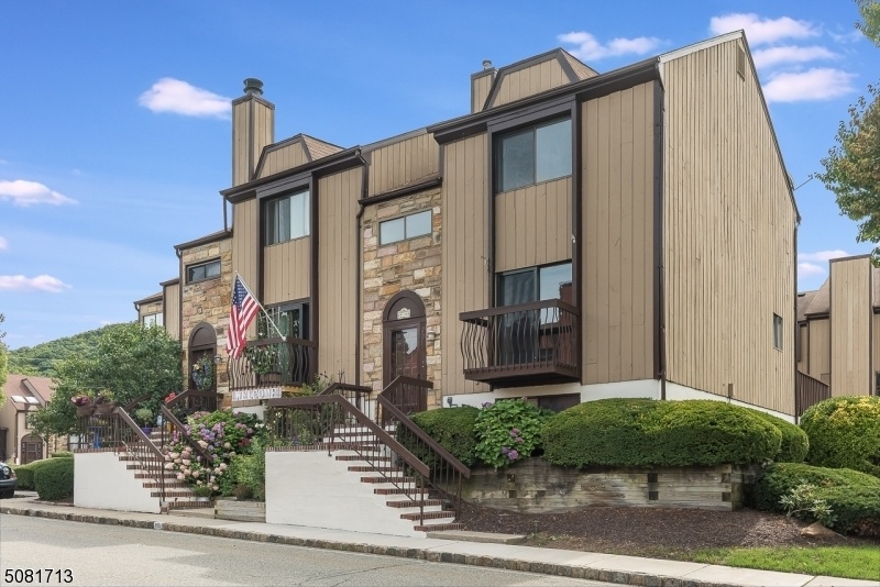 Hastings Square in Washington Township NJ Morris County Townhomes