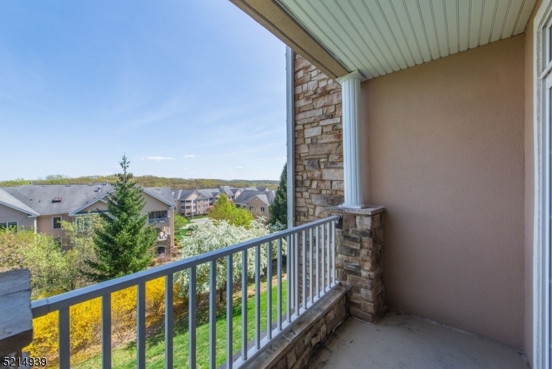 Fox Hills Condo Listings for Sale in Rockaway NJ