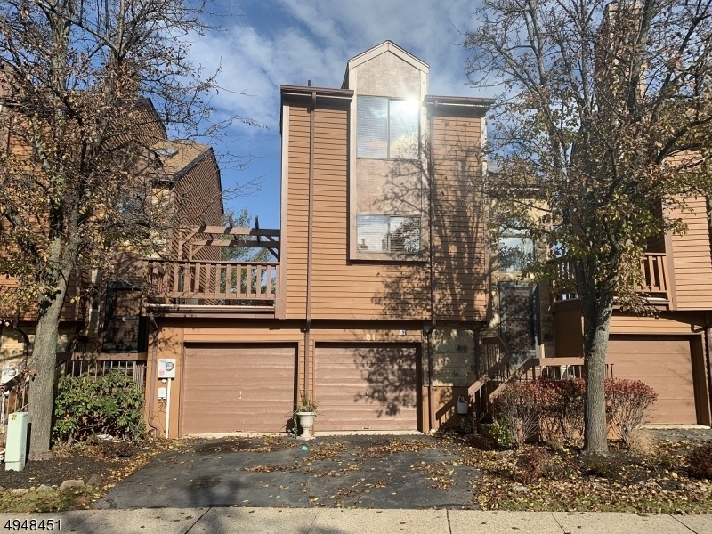 Townsquare Village Townhome Listings for Sale in Rockaway NJ