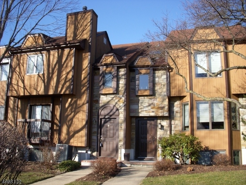 Hastings Square in Washington Township NJ Morris County Townhomes