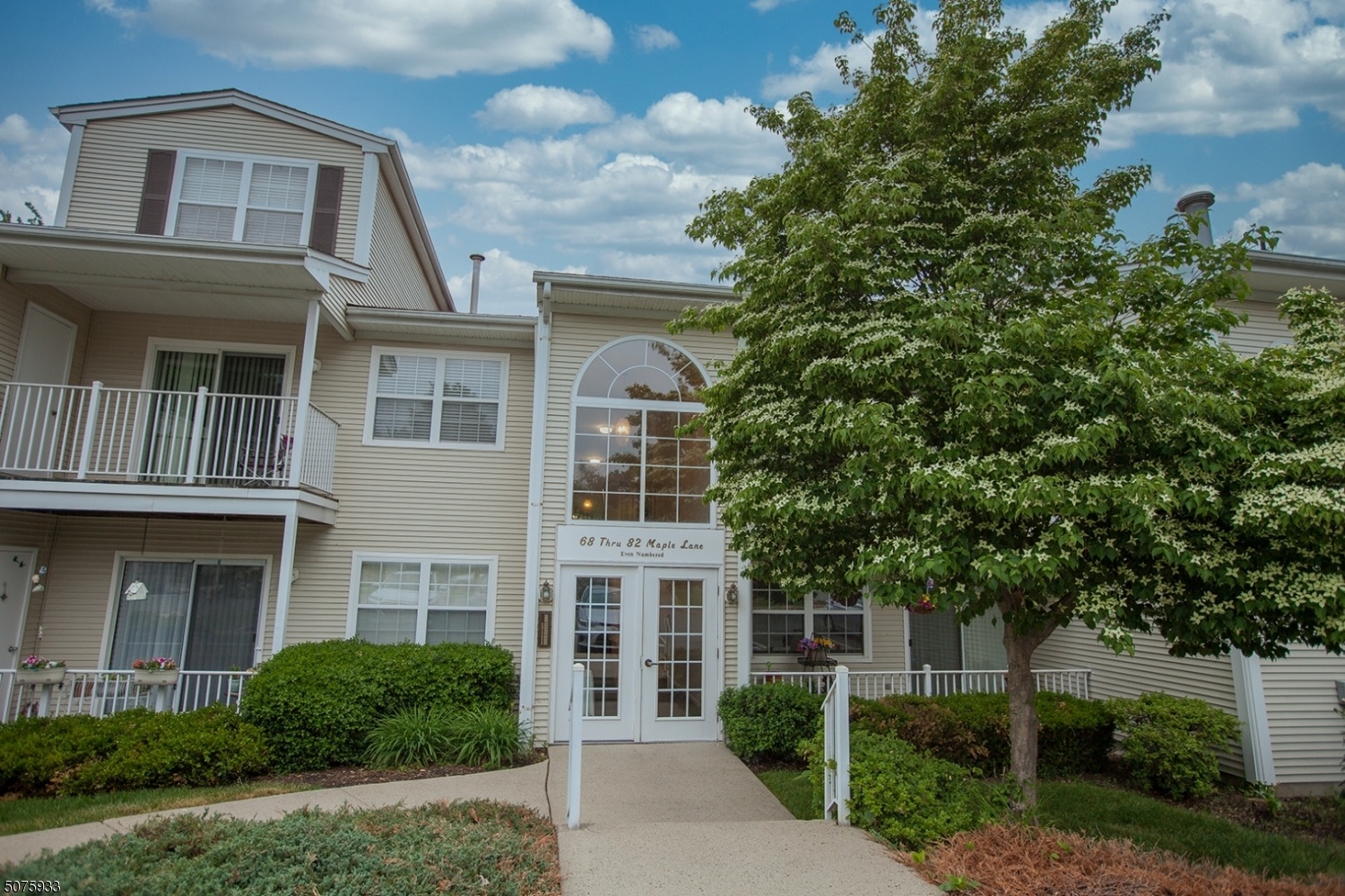 Seasons Glen Townhome and Condo Listings for Sale in Mount Arlington NJ