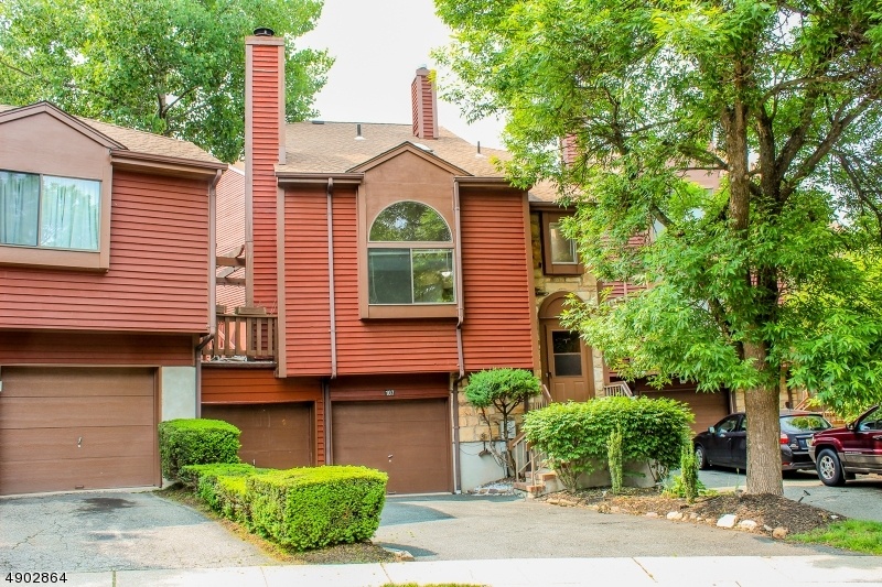 Townsquare Village Townhome Listings for Sale in Rockaway NJ