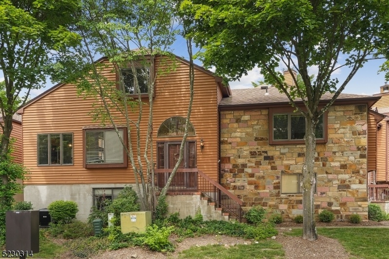 Townsquare Village Townhome Listings for Sale in Rockaway NJ